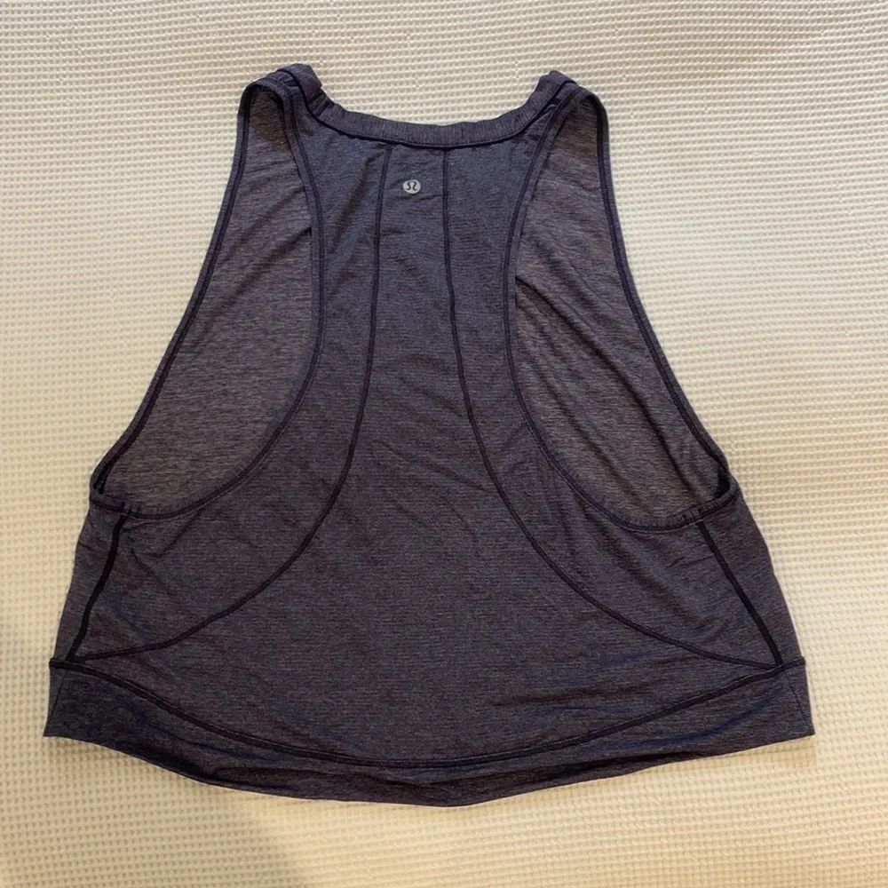 Lululemon relaxed fit tank top, size 6 purple - Picture 2 of 2